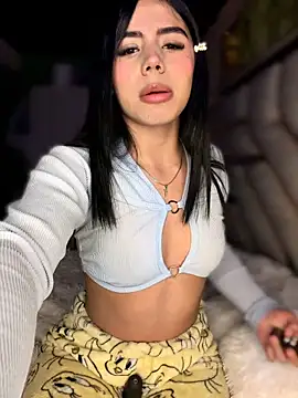 Laura-Khalifa online show from April 2026 03:46:02 AM