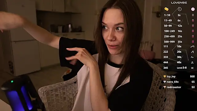 alexa feels  online show from February 2025 09:48:01 PM