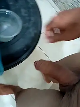 Snapshot of garoto-pirocudo chatting on March 2025 03:37:01 AM garoto-pirocudo online show from March 2025 03:37:01 AM