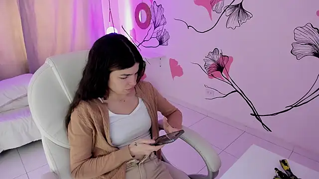 Isabela Fiorelli online show from April 2026 01:36:02 PM