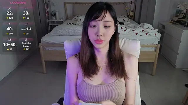 Snapshot of joycemilka chatting on June 2026 06:35:01 AM joycemilka online show from June 2026 06:35:01 AM