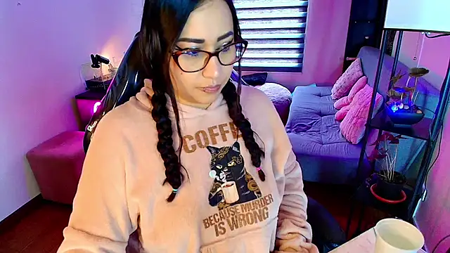 Snapshot of cherryy_bombshelll chatting on May 2026 03:39:02 PM cherryy bombshelll online show from May 2026 03:39:02 PM