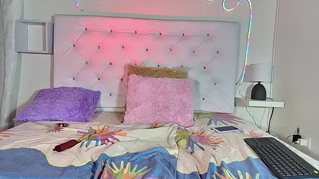 ariana smiith online show from February 2025 10:25:01 PM