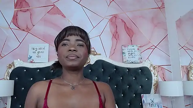 LindaBird online show from November 2025 07:43:01 PM