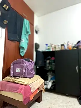 Carola-Ross online show from November 2025 05:33:02 PM