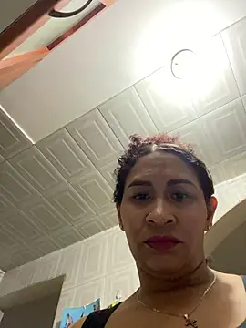 Snapshot of Carola-Ross chatting on April 2026 03:31:02 PM Carola-Ross online show from April 2026 03:31:02 PM
