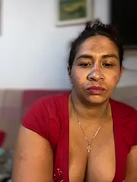 Snapshot of Carola-Ross chatting on May 2026 03:09:02 PM Carola-Ross online show from May 2026 03:09:02 PM