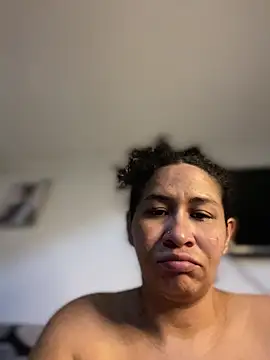 Snapshot of Carola-Ross chatting on June 2026 01:38:02 PM Carola-Ross online show from June 2026 01:38:02 PM