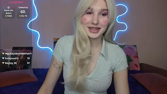 Snapshot of EvelinaLuu chatting on February 2025 07:37:02 AM EvelinaLuu online show from February 2025 07:37:02 AM