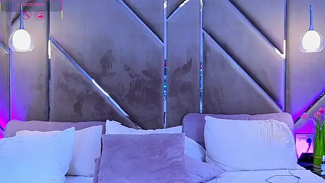 Lellie   online show from October 2025 04:15:02 PM