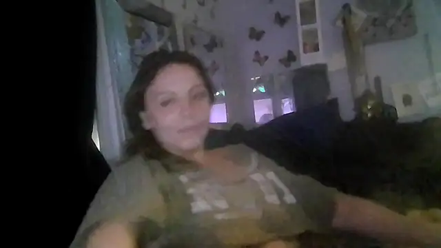 Snapshot of ShysluutGia chatting on July 2026 04:14:02 PM ShysluutGia online show from July 2026 04:14:02 PM