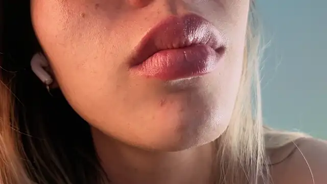 Carolblonde online show from March 2026 11:12:01 PM