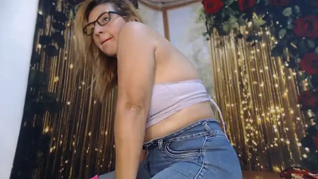 StephyJones1 online show from April 2026 02:41:01 PM