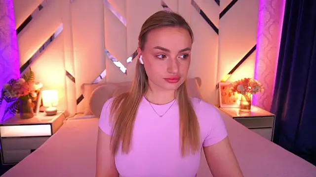 Snapshot of LindsieGreyy chatting on May 2026 06:29:01 AM LindsieGreyy online show from May 2026 06:29:01 AM
