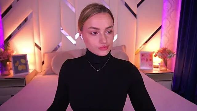 Snapshot of LindsieGreyy chatting on May 2026 06:30:02 AM LindsieGreyy online show from May 2026 06:30:02 AM