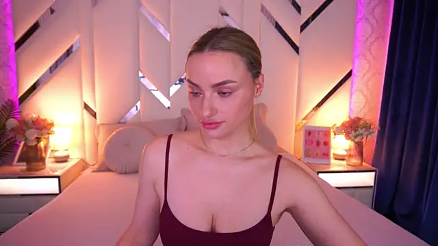 Snapshot of LindsieGreyy chatting on May 2026 06:32:03 AM LindsieGreyy online show from May 2026 06:32:03 AM