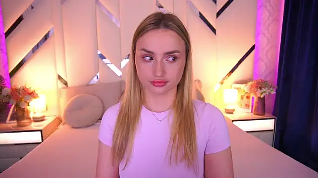 Snapshot of LindsieGreyy chatting on May 2026 01:17:02 PM LindsieGreyy online show from May 2026 01:17:02 PM
