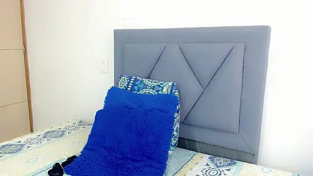 dominic 00 online show from November 2025 07:14:02 PM