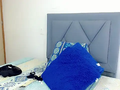 dominic 00 online show from November 2025 07:34:01 PM