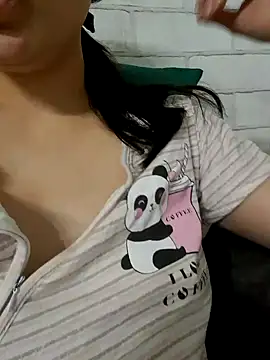 Snapshot of Emily_homegirl chatting on February 2025 01:11:02 PM Emily homegirl online show from February 2025 01:11:02 PM