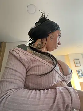 KarolVega- online show from November 2025 02:49:02 PM