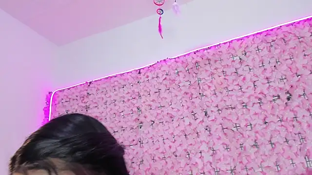 Lynda Bonnie online show from November 2025 02:28:01 PM