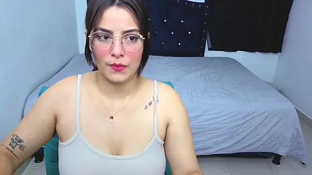 atenea 02 love online show from September 2025 11:21:01 PM