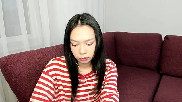 Snapshot of CherryMolly chatting on October 2025 06:14:01 AM CherryMolly online show from October 2025 06:14:01 AM