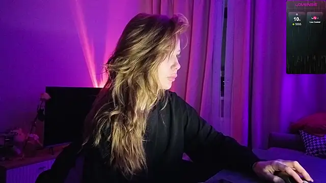 Snapshot of Sakura_Moore chatting on October 2025 07:09:02 PM Sakura Moore online show from October 2025 07:09:02 PM