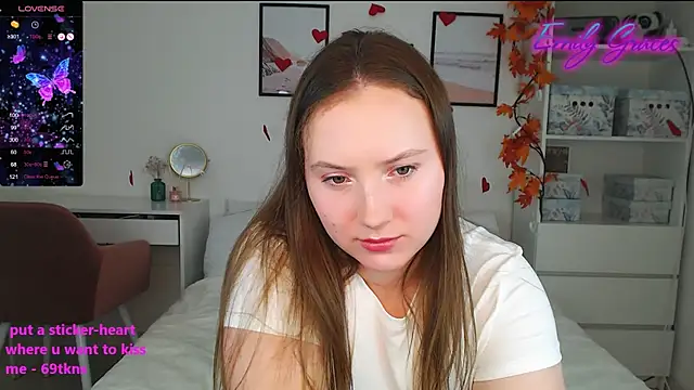 Snapshot of EmilyxxGraces chatting on February 2025 12:26:01 AM EmilyxxGraces online show from February 2025 12:26:01 AM