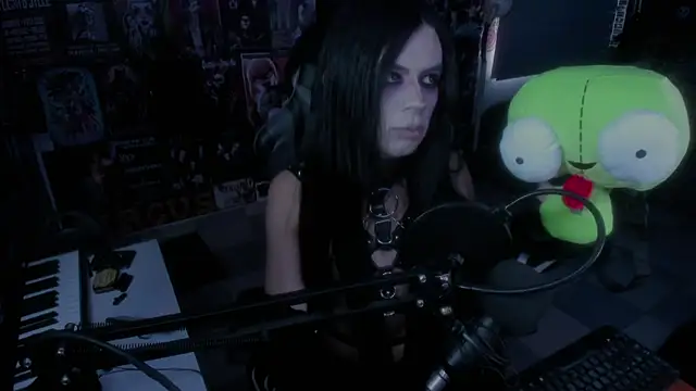 Snapshot of rotten_dreams chatting on February 2025 04:44:01 PM rotten dreams online show from February 2025 04:44:01 PM