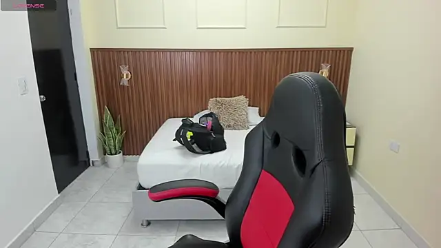 MELINAMARTINS online show from November 2025 07:03:01 PM