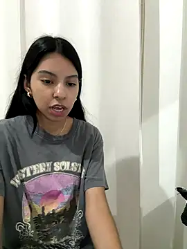 Snapshot of Valeedoll chatting on September 2025 04:45:01 AM Valeedoll online show from September 2025 04:45:01 AM