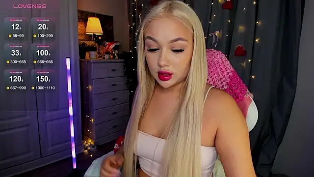 Snapshot of _Loneve__ chatting on February 2026 03:23:01 PM Loneve online show from February 2026 03:23:01 PM