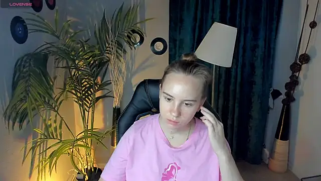 Lika 0ne online show from September 2025 10:20:02 AM