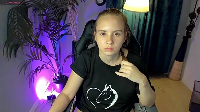 Lika 0ne online show from October 2025 12:25:02 PM