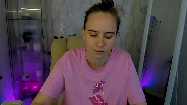 Lika 0ne online show from October 2025 12:17:01 PM