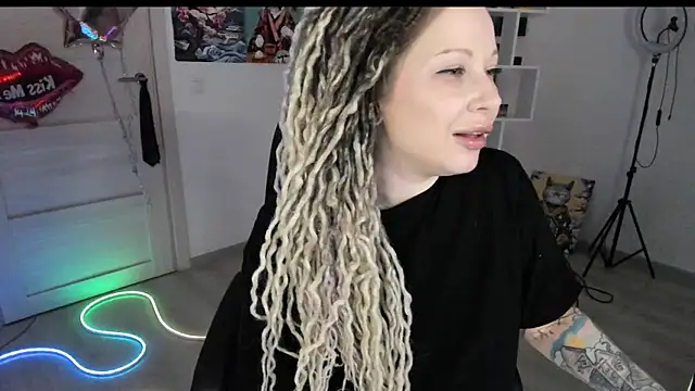 HoneySallyMoore online show from March 2026 07:10:02 PM