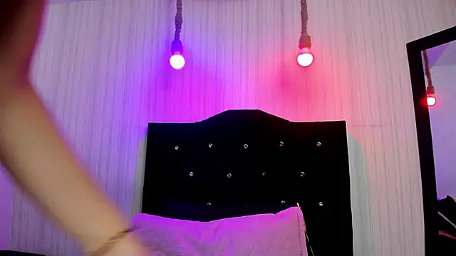 nicky angel1 online show from October 2025 06:41:02 PM