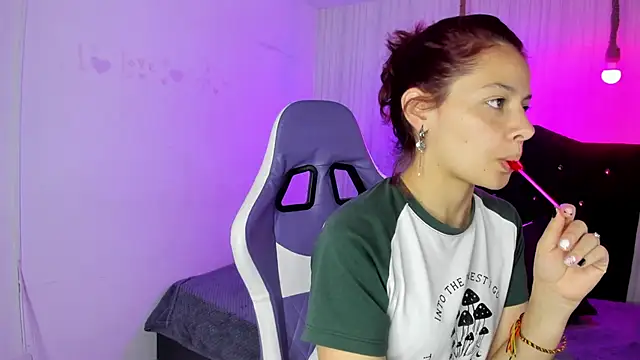 nicky angel1 online show from November 2025 07:02:02 PM