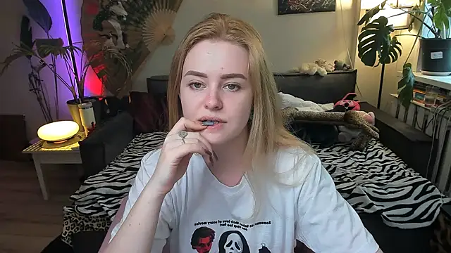 Alexa Pirs online show from March 2026 01:18:02 PM