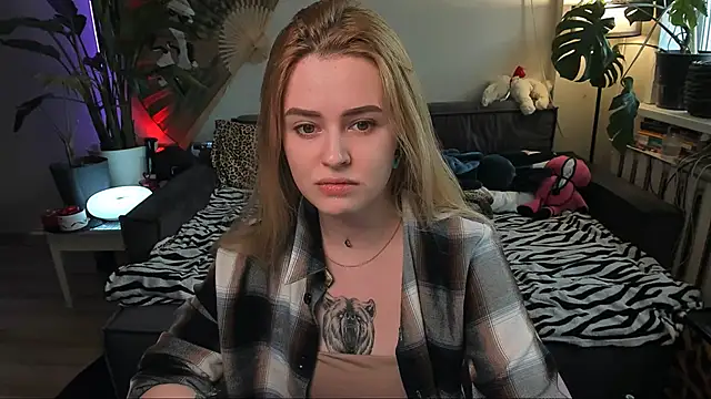 Alexa Pirs online show from March 2026 01:45:01 PM