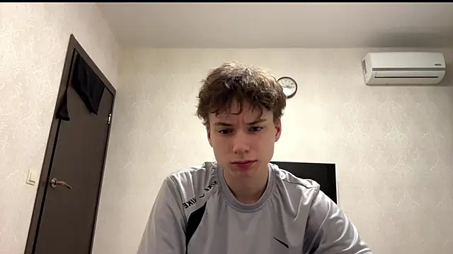 Snapshot of aronrodrigos chatting on February 2025 10:37:01 PM aronrodrigos online show from February 2025 10:37:01 PM