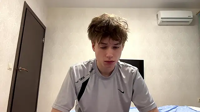Snapshot of aronrodrigos chatting on February 2025 10:42:02 PM aronrodrigos online show from February 2025 10:42:02 PM