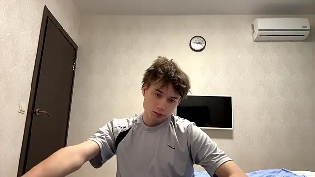 Snapshot of aronrodrigos chatting on February 2025 01:46:02 AM aronrodrigos online show from February 2025 01:46:02 AM
