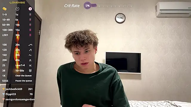 Snapshot of aronrodrigos chatting on February 2025 02:37:02 AM aronrodrigos online show from February 2025 02:37:02 AM