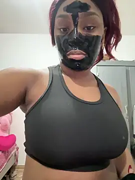 Snapshot of TianahGlow chatting on October 2025 12:47:01 AM TianahGlow online show from October 2025 12:47:01 AM