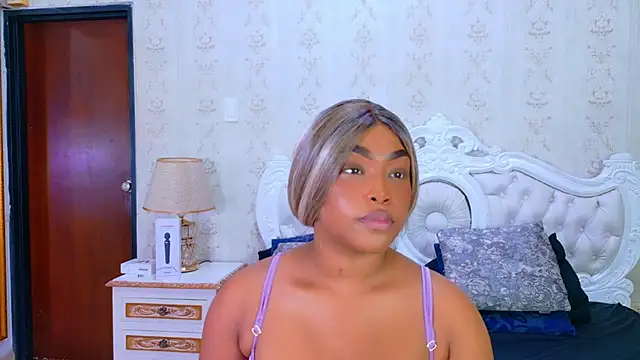 Snapshot of TianahGlow chatting on November 2025 08:19:02 PM TianahGlow online show from November 2025 08:19:02 PM