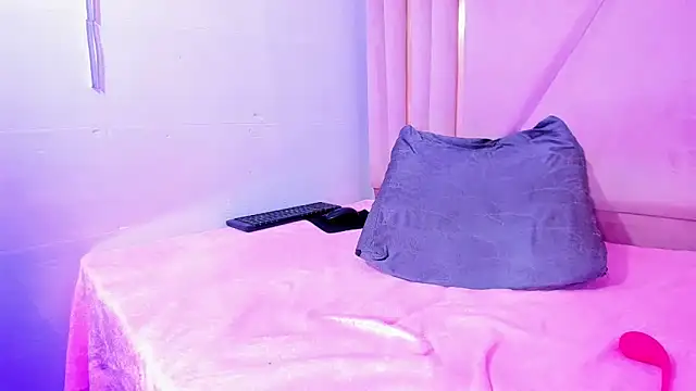 Snapshot of EvansDarling chatting on March 2025 06:30:01 PM EvansDarling online show from March 2025 06:30:01 PM