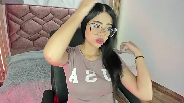 Snapshot of Sussan_love01 chatting on October 2025 12:02:02 PM Sussan love01 online show from October 2025 12:02:02 PM